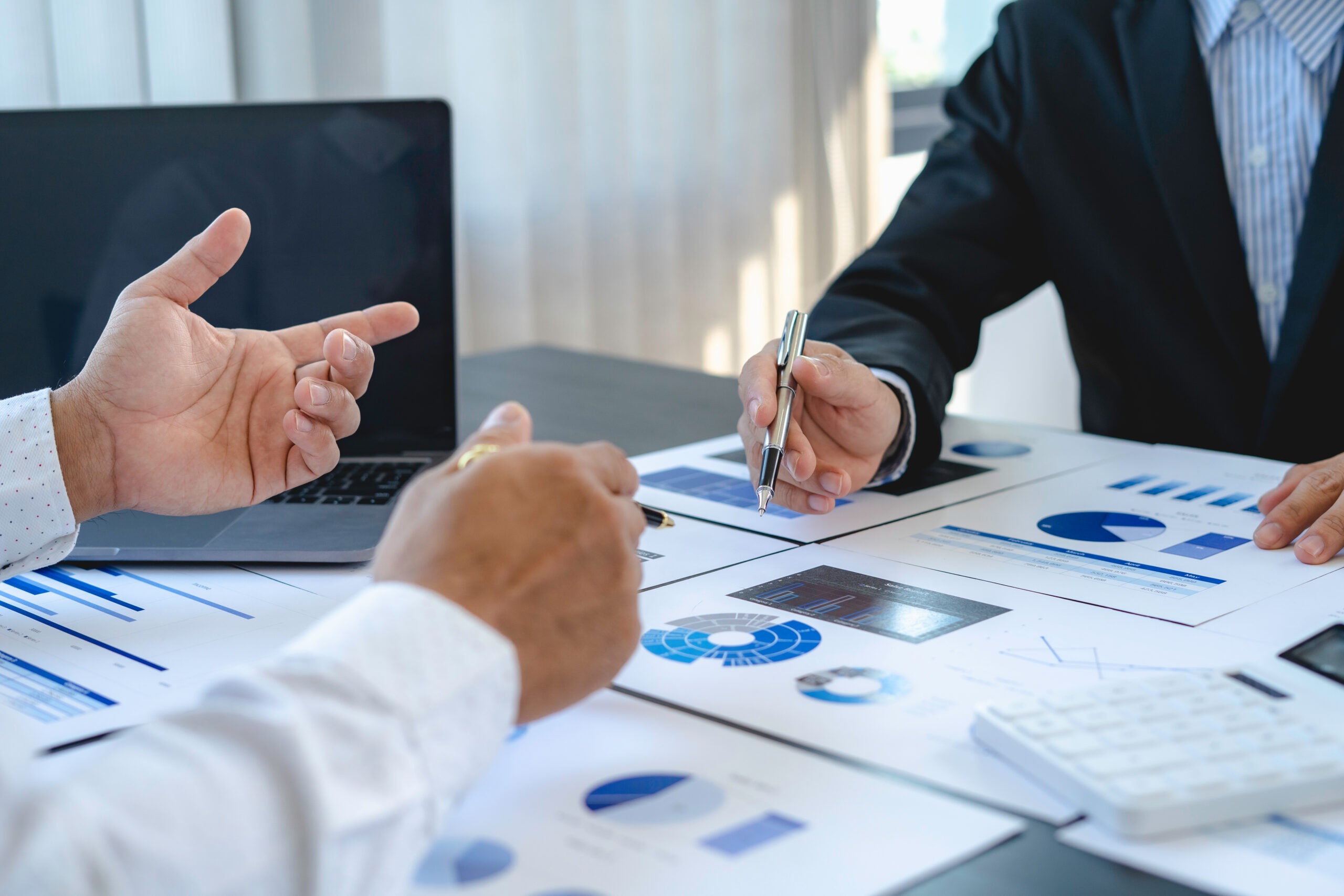 【2025年最新】DX相談、何から始める?9割の企業が悩む「第一歩」を国内事例から徹底解剖!